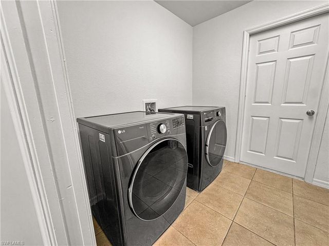 326 SW 29th ST, Cape Coral, FL 33914