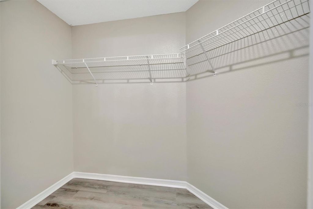Image 13 of property listing at 9022 SHELDON CHASE DRIVE, Tampa, FL 33635