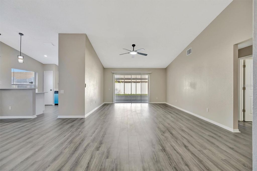 Image 14 of property listing at 9022 SHELDON CHASE DRIVE, Tampa, FL 33635