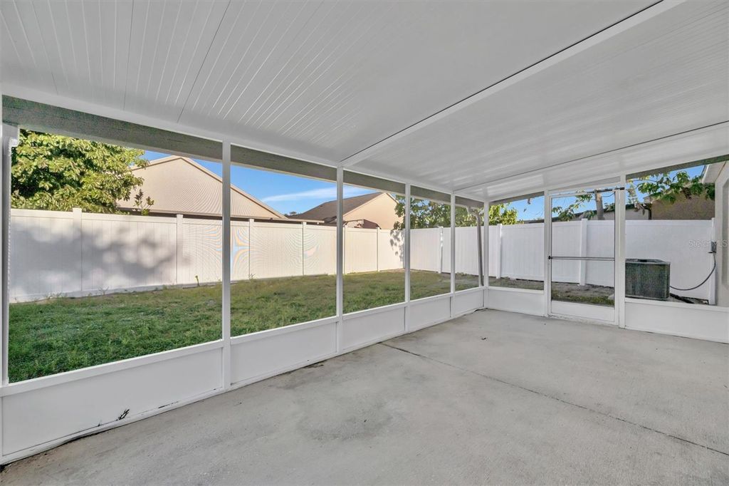 Image 32 of property listing at 9022 SHELDON CHASE DRIVE, Tampa, FL 33635