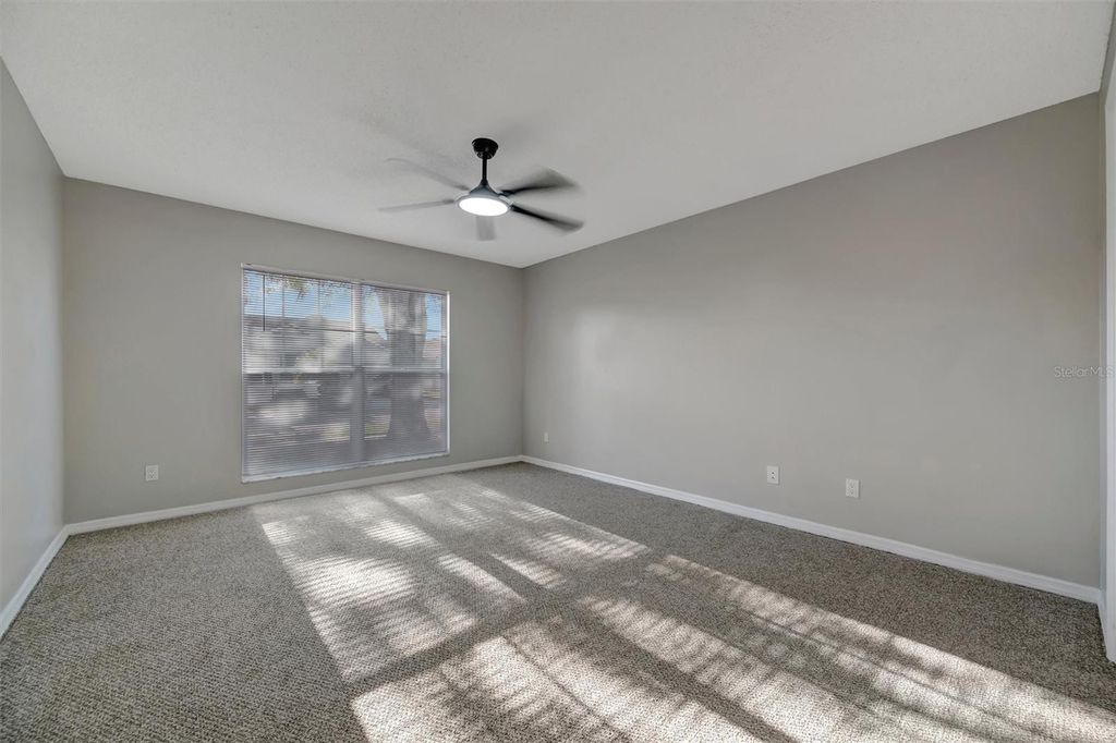 Image 8 of property listing at 9022 SHELDON CHASE DRIVE, Tampa, FL 33635