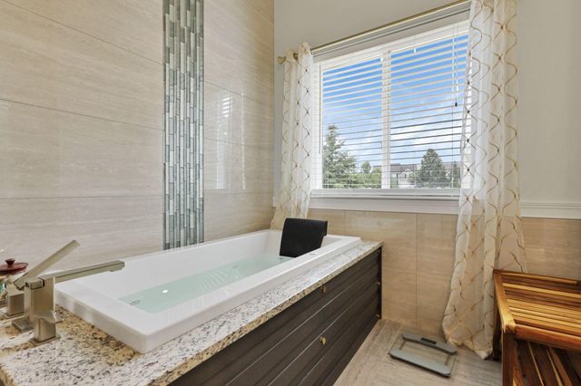 217 Warbler Court, Pickerington, OH 43147