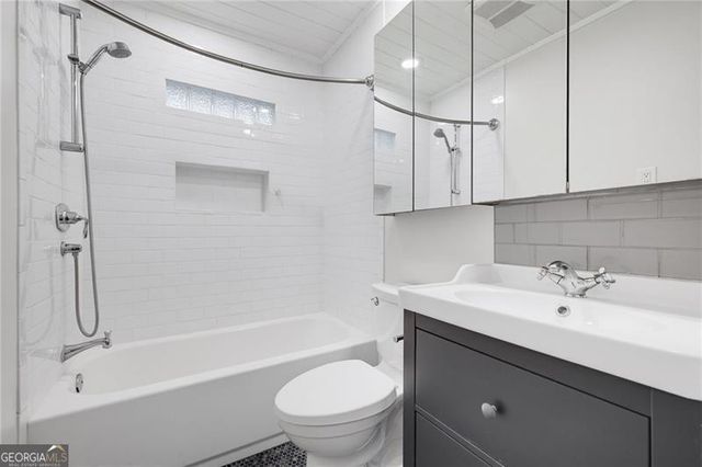 2988 Vine Circle, Decatur, GA 30033