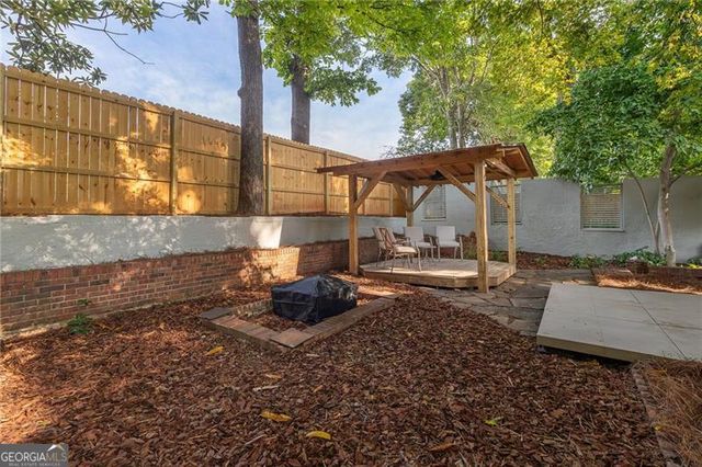 2988 Vine Circle, Decatur, GA 30033