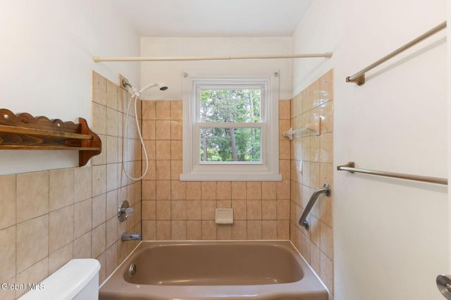 2736 Maida Lane, Rotterdam, NY 12306