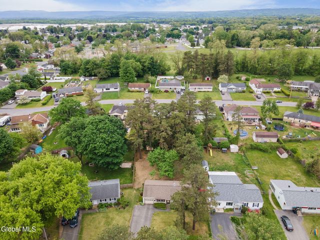 2736 Maida Lane, Rotterdam, NY 12306