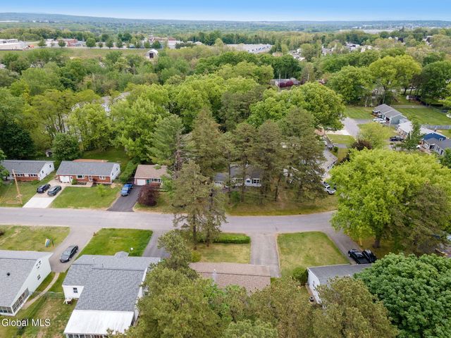 2736 Maida Lane, Rotterdam, NY 12306