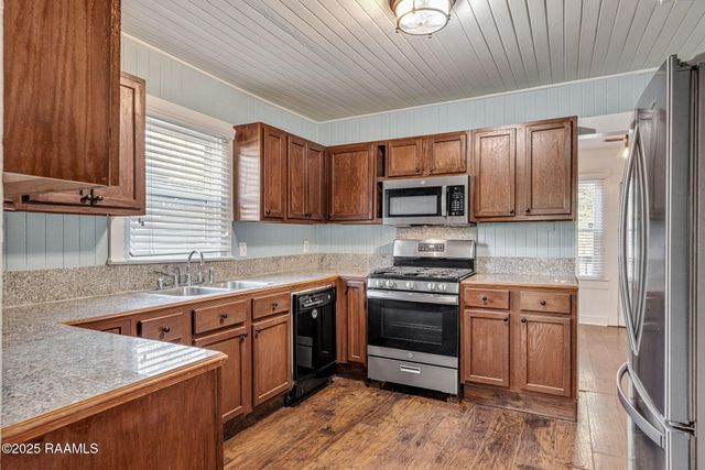 516 Cedar Crest Court, Lafayette, LA 70501