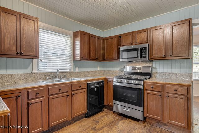 516 Cedar Crest Court, Lafayette, LA 70501