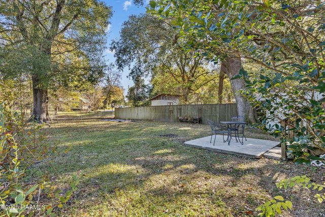 516 Cedar Crest Court, Lafayette, LA 70501