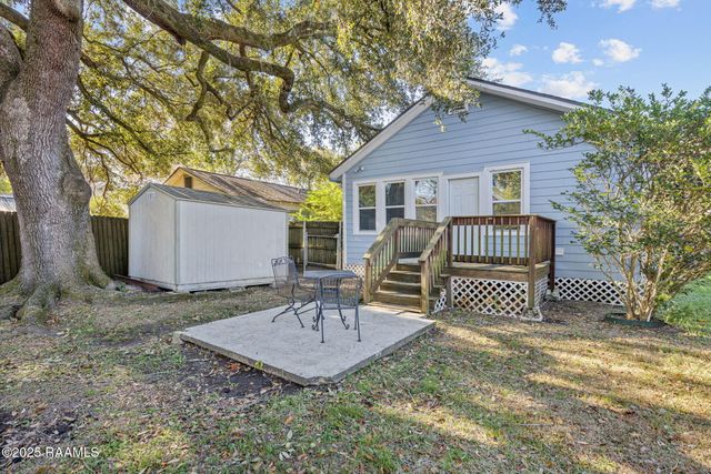 516 Cedar Crest Court, Lafayette, LA 70501