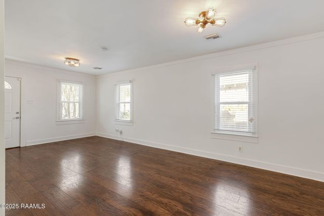 516 Cedar Crest Court, Lafayette, LA 70501