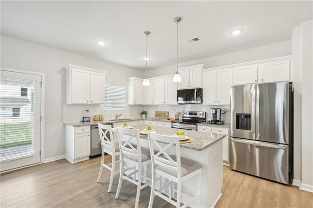3027 Viewpark Circle, Conyers, GA 30013