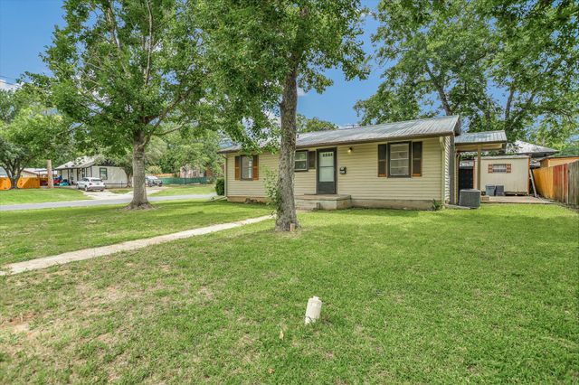 401 S Avenue C, Elgin, TX 78621