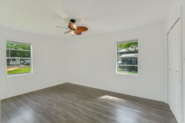 401 S Avenue C, Elgin, TX 78621