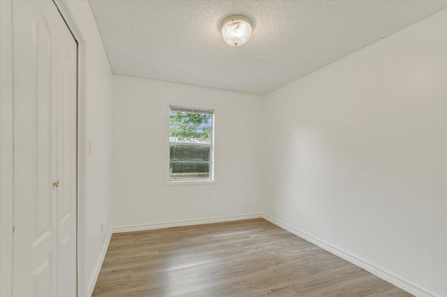 401 S Avenue C, Elgin, TX 78621