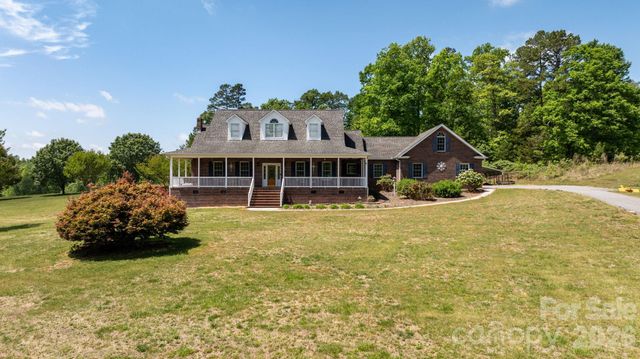 7008 Peyronel Street, Connelly Springs, NC 28612