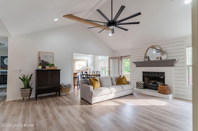 148 Shellys Pl, Shelbyville, KY 40065