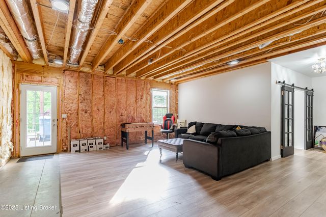 148 Shellys Pl, Shelbyville, KY 40065