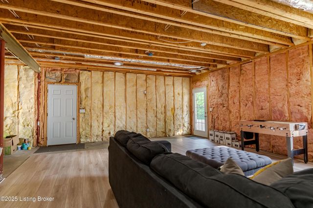 148 Shellys Pl, Shelbyville, KY 40065