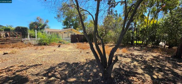 2367 Palm Avenue, Livermore, CA 94550