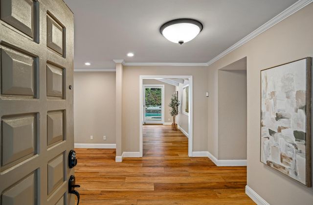 670 Lake Wilhaggin Dr, Sacramento, CA 95864