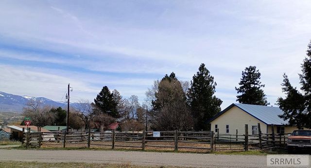 405 Washington Street, Salmon, ID 83467