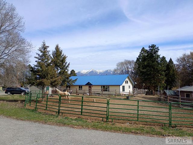 405 Washington Street, Salmon, ID 83467