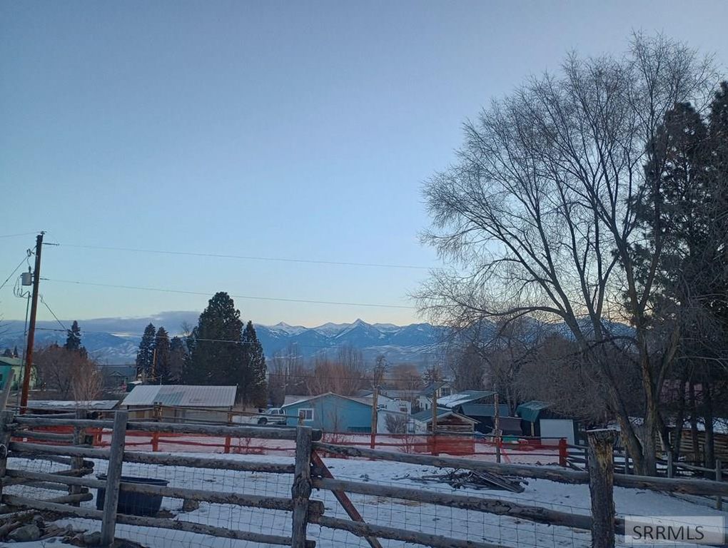 Image 37 of property listing at 405 Washington Street, Salmon, ID 83467