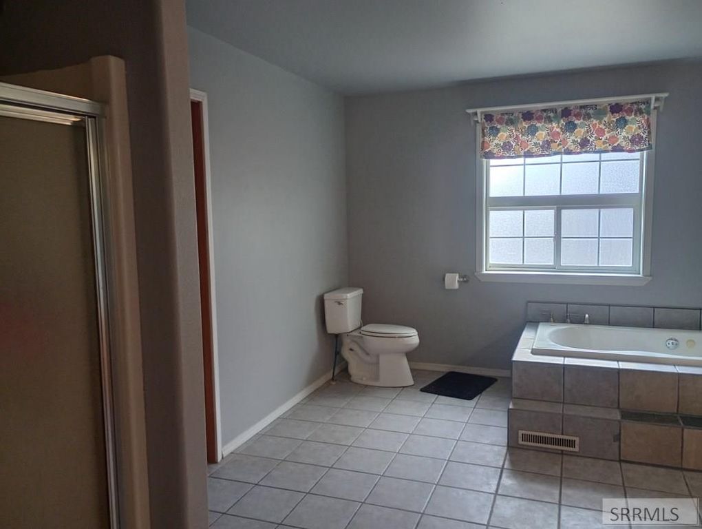 Image 5 of property listing at 405 Washington Street, Salmon, ID 83467