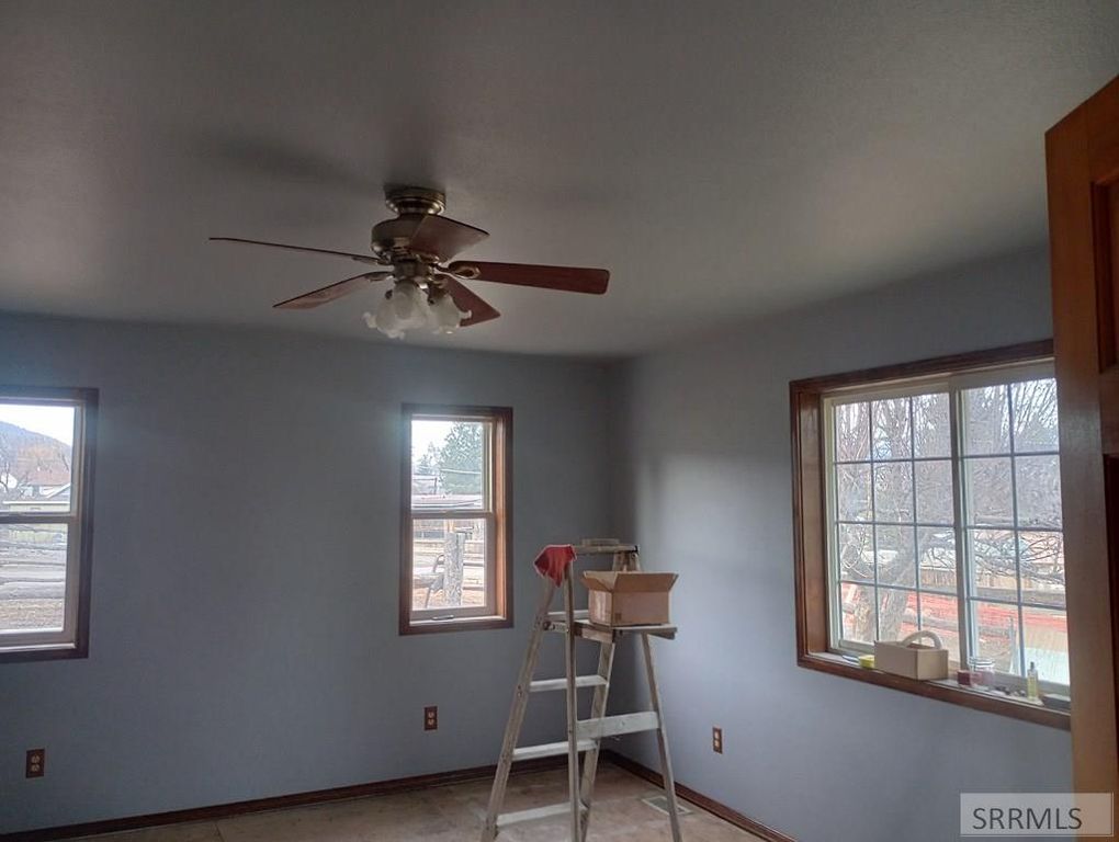 Image 8 of property listing at 405 Washington Street, Salmon, ID 83467