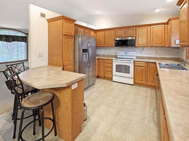 5708 CANOE STREET, Weston, WI 54476