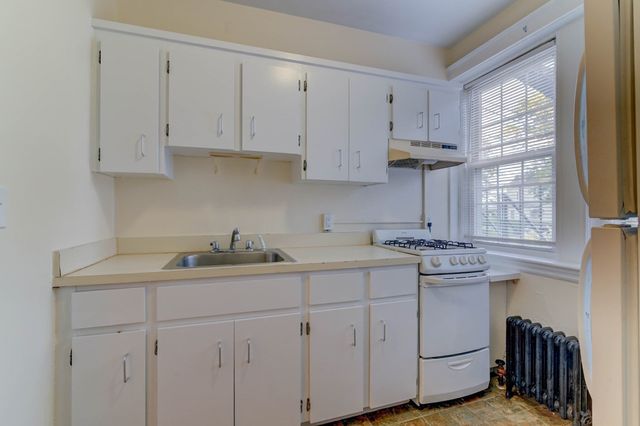 17 Greenleaf Street 5, Quincy, MA 02169