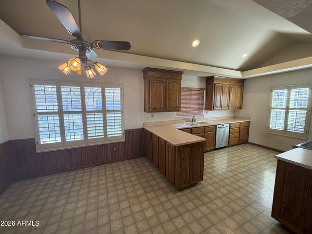 3746 E DARTMOUTH Street, Mesa, AZ 85205