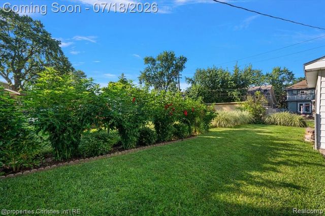 21709 Tenny Street, Dearborn, MI 48124