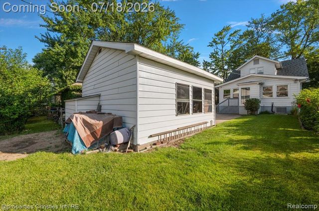 21709 Tenny Street, Dearborn, MI 48124