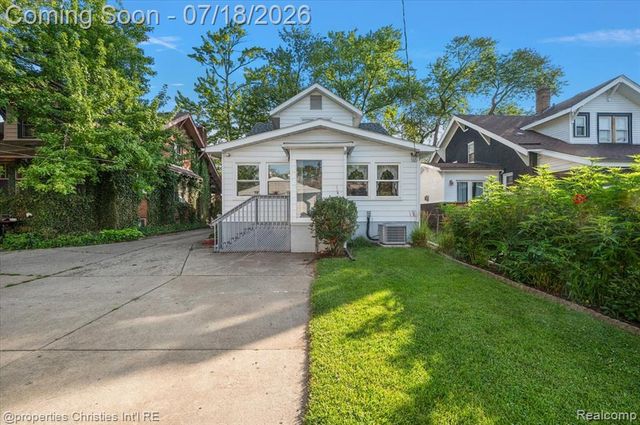 21709 Tenny Street, Dearborn, MI 48124