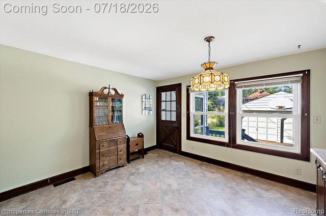 21709 Tenny Street, Dearborn, MI 48124