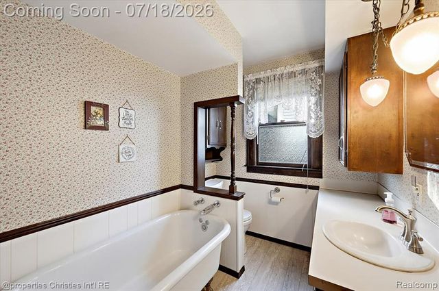 21709 Tenny Street, Dearborn, MI 48124