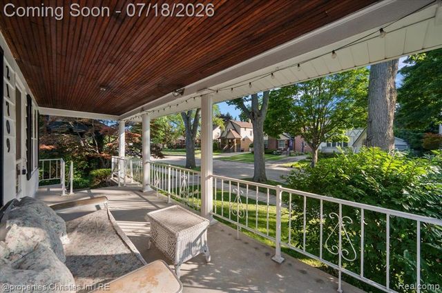 21709 Tenny Street, Dearborn, MI 48124