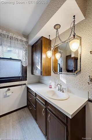 21709 Tenny Street, Dearborn, MI 48124
