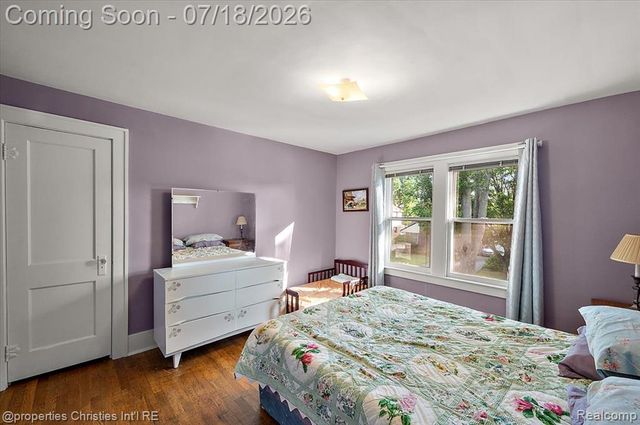 21709 Tenny Street, Dearborn, MI 48124