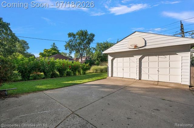 21709 Tenny Street, Dearborn, MI 48124