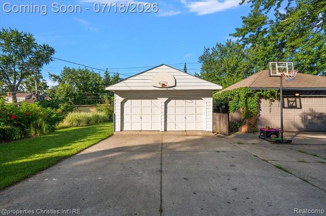 21709 Tenny Street, Dearborn, MI 48124