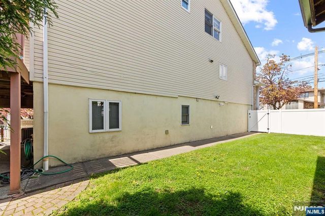536 2nd Avenue, Lyndhurst, NJ 07071