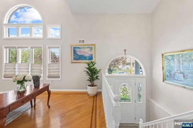 536 2nd Avenue, Lyndhurst, NJ 07071
