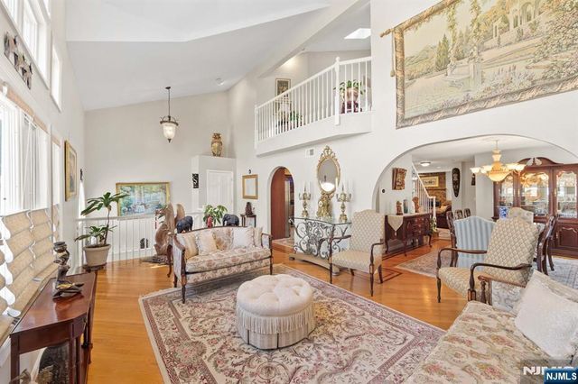 536 2nd Avenue, Lyndhurst, NJ 07071