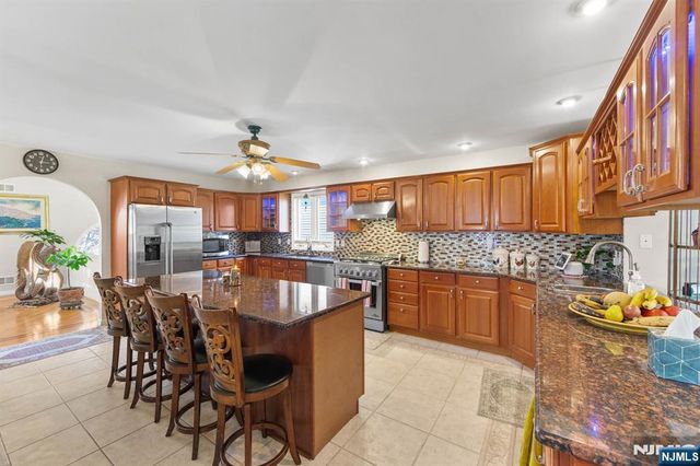 536 2nd Avenue, Lyndhurst, NJ 07071