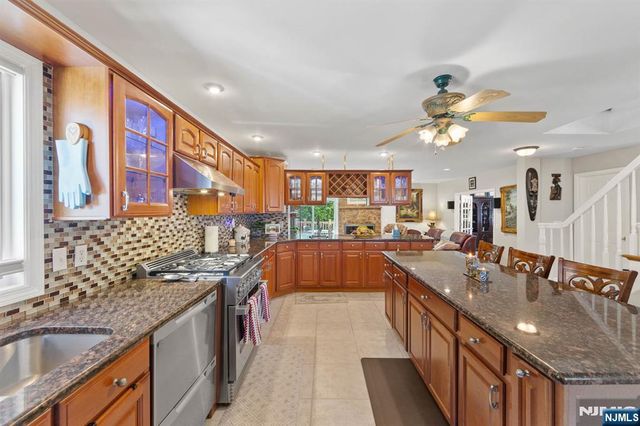 536 2nd Avenue, Lyndhurst, NJ 07071