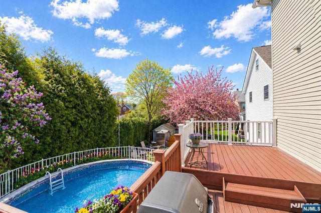 536 2nd Avenue, Lyndhurst, NJ 07071